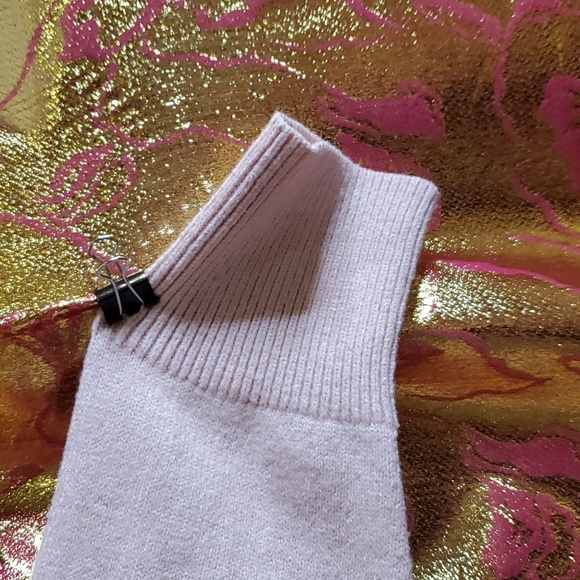 Light baby pink sweater - Picture 7 of 13